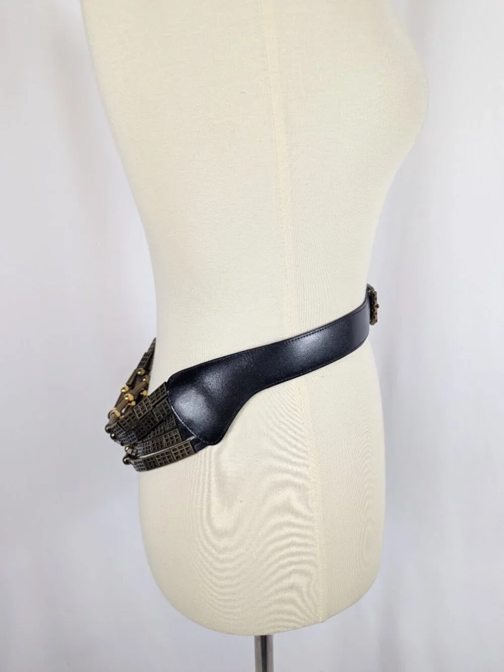 Vintage Multi Strand Metal Bead Statement Belt Silver Black 90s Futuristic 36